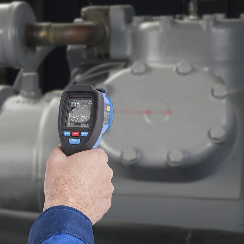 Medición de temperatura con cámara termográfica infrarroja SKF sobre equipo industrial